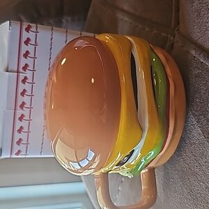 In-N-Out Burger Associate Exclusive Double Double Souvenir Mug ( NEW)